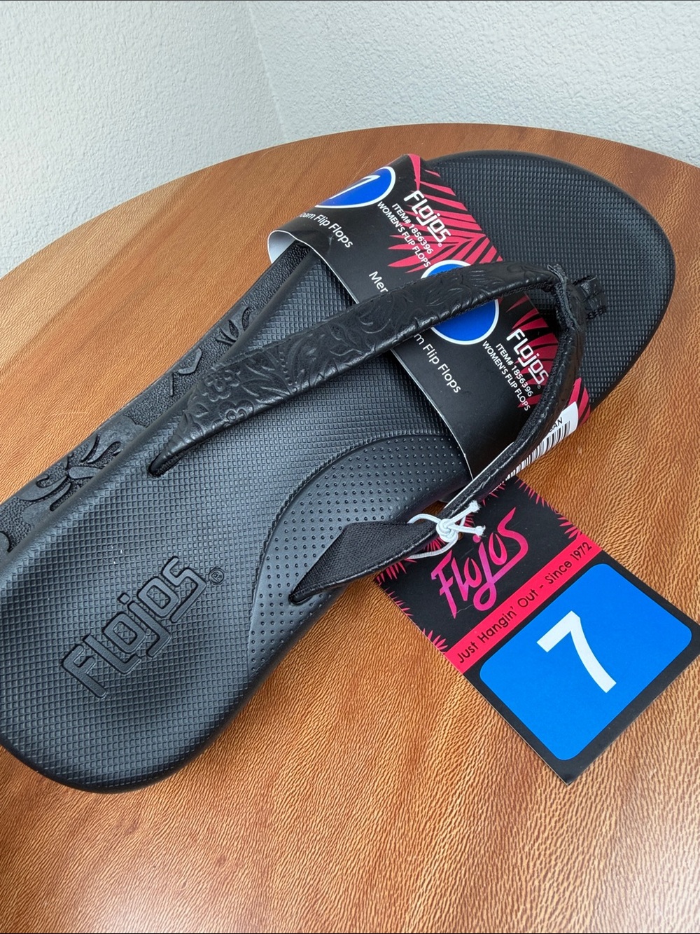 NWT’s FLOJOS Women's Harper Slip On Flip Flops Black Artisan Size 7
